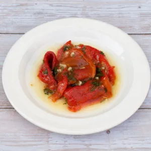 Poivrons marinés en entrée tapas par Tielles Dassé René